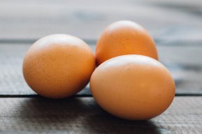 https://www.pexels.com/photo/food-eggs-8439/